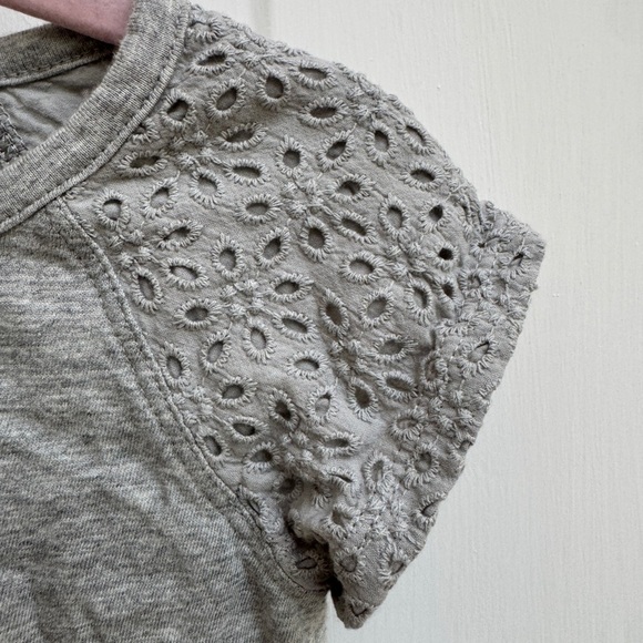 GAP 3T Girls Gray Eyelet Short Sleeve Kids Tee Shirt Blouse Top - Picture 2 of 4